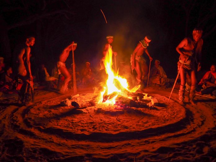 San People Dqae Qare San Lodge